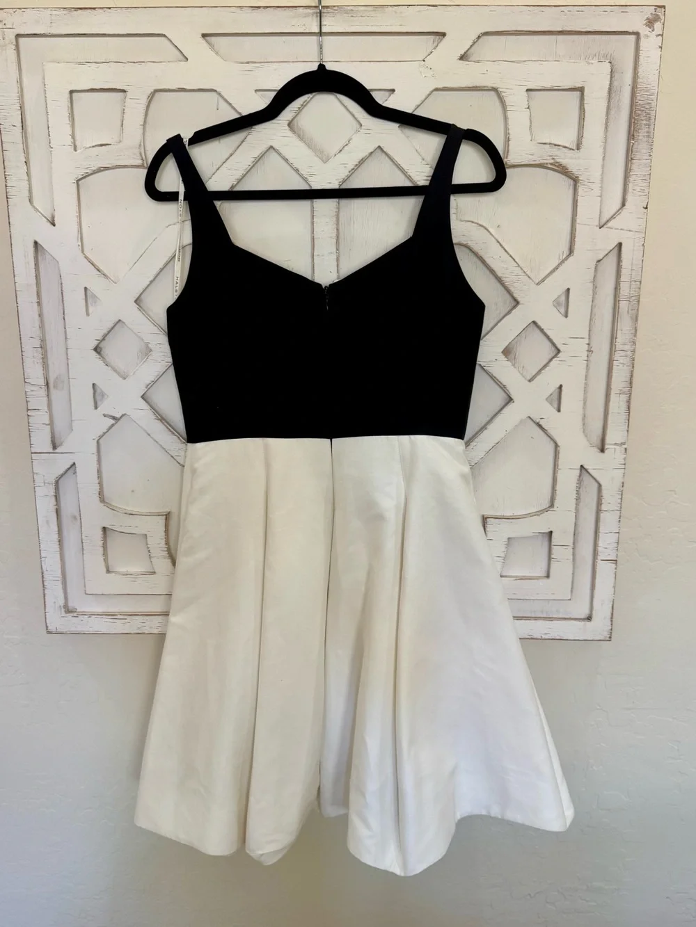 Halston Heritage Sleeveless Geo-Necked Colorblock Cocktail Dress